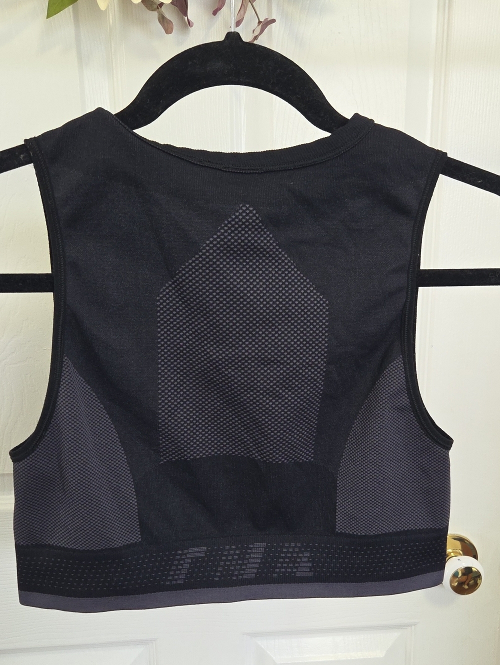 Aritzia Black Textured Seamless Crop Tank